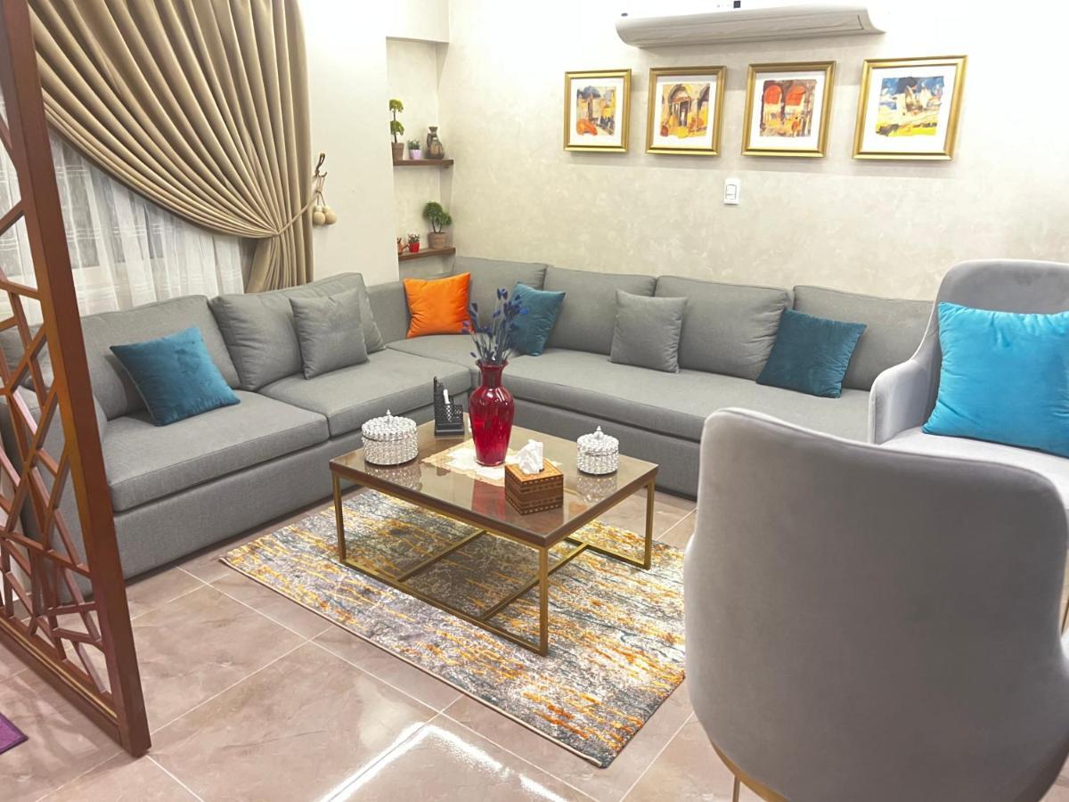 Luxury Flat With Garden And Private Entrance شقة فاخرة بحديقة و مدخل خاص Cairo Exterior photo