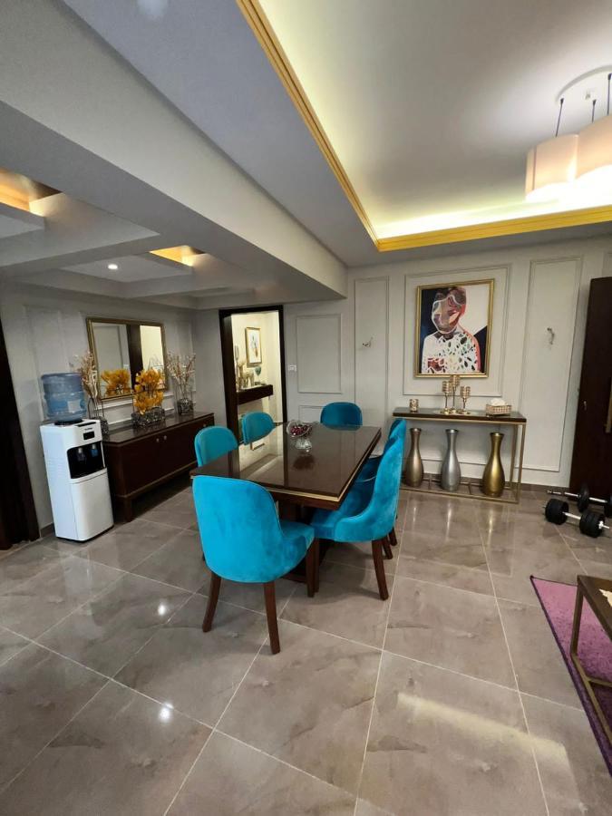 Luxury Flat With Garden And Private Entrance شقة فاخرة بحديقة و مدخل خاص Cairo Exterior photo